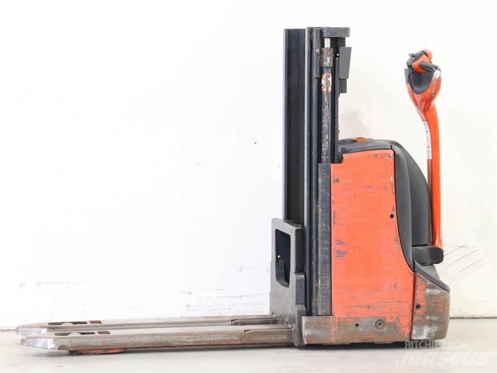 Linde D08/1160-00 Empilhador para operador externo