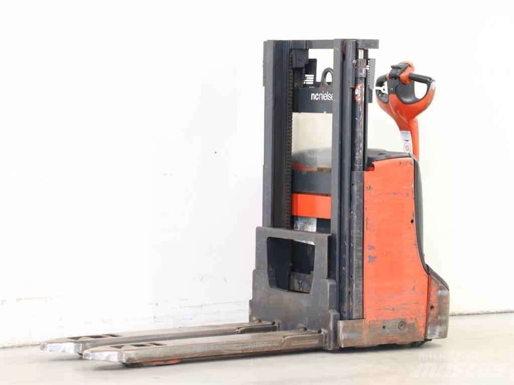 Linde D08/1160-00 Empilhador para operador externo