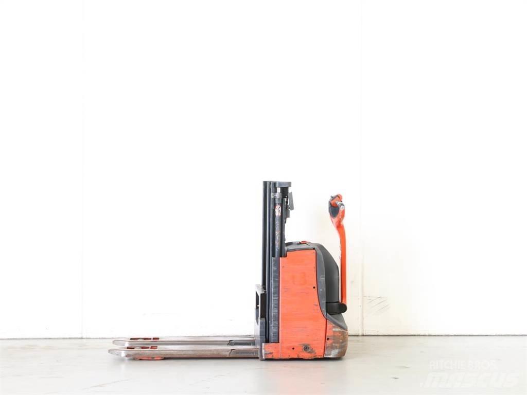 Linde D08/1160-00 Empilhador para operador externo
