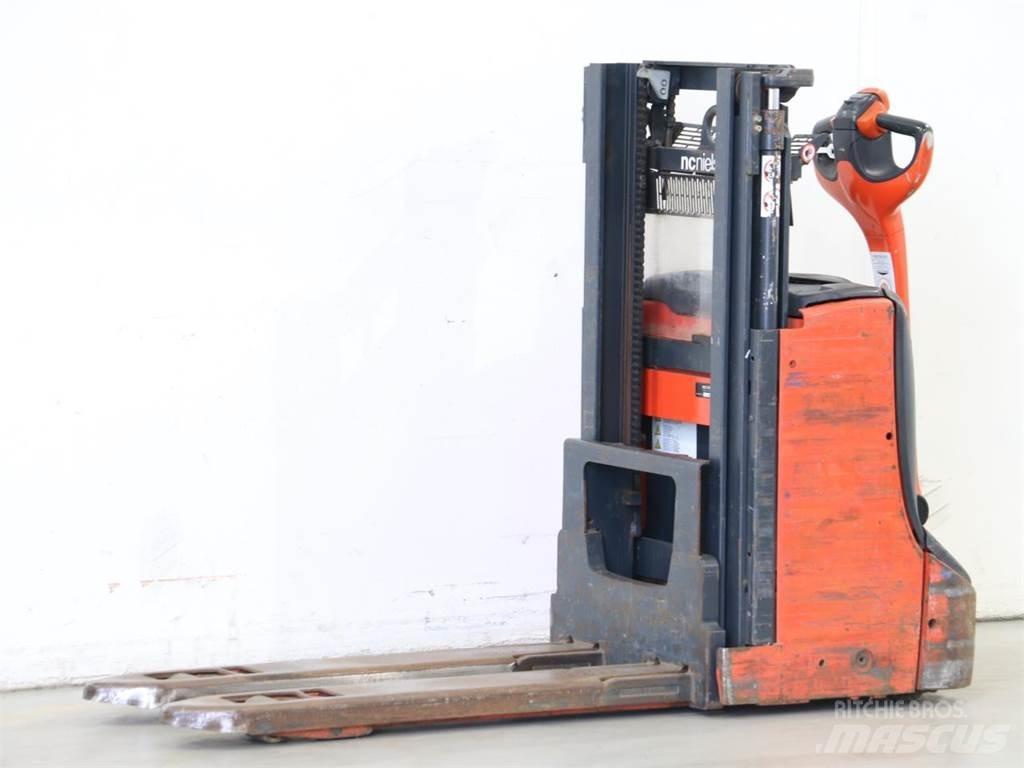 Linde D08/1160-00 Empilhador para operador externo