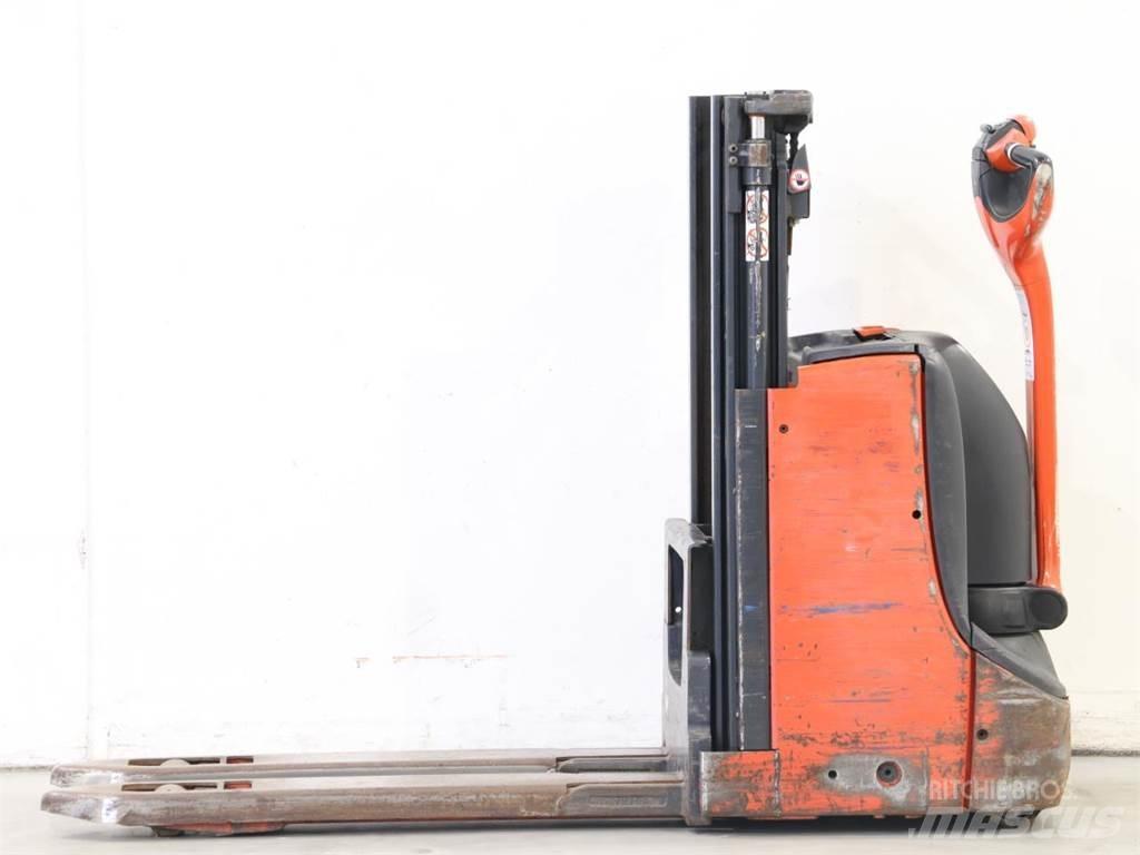 Linde D08/1160-00 Empilhador para operador externo