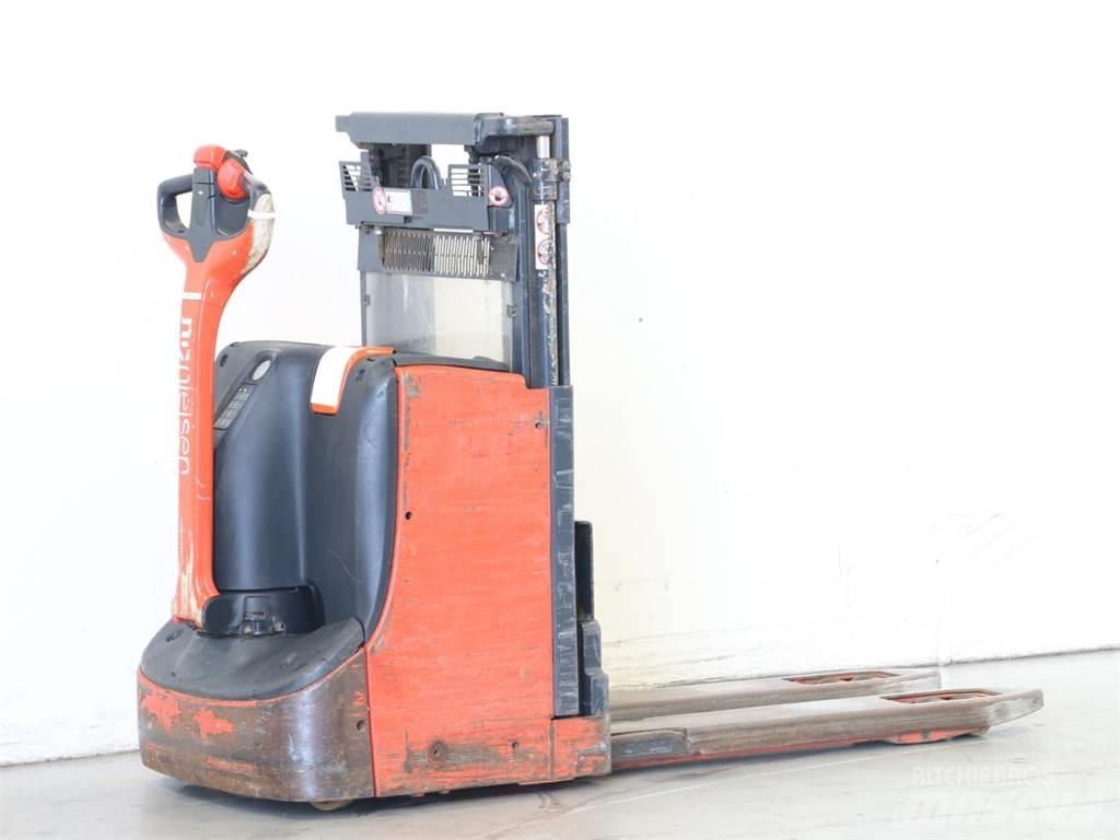 Linde D08/1160-00 Empilhador para operador externo