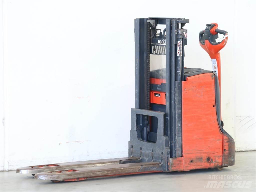 Linde D08/1160-00 Empilhador para operador externo