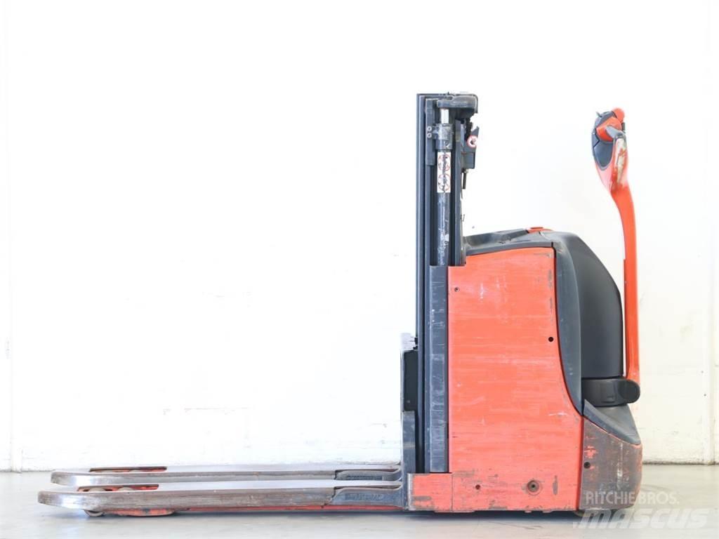 Linde D08/1160-00 Empilhador para operador externo