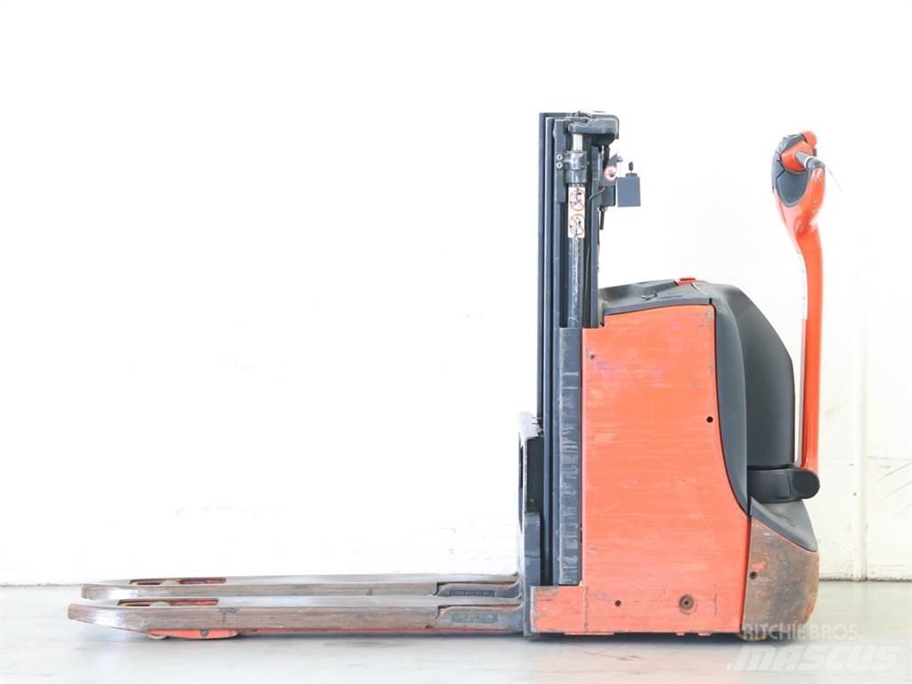Linde D08/1160-00 Empilhador para operador externo