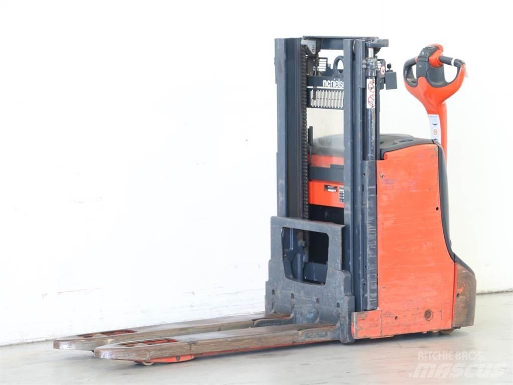 Linde D08/1160-00 Empilhador para operador externo
