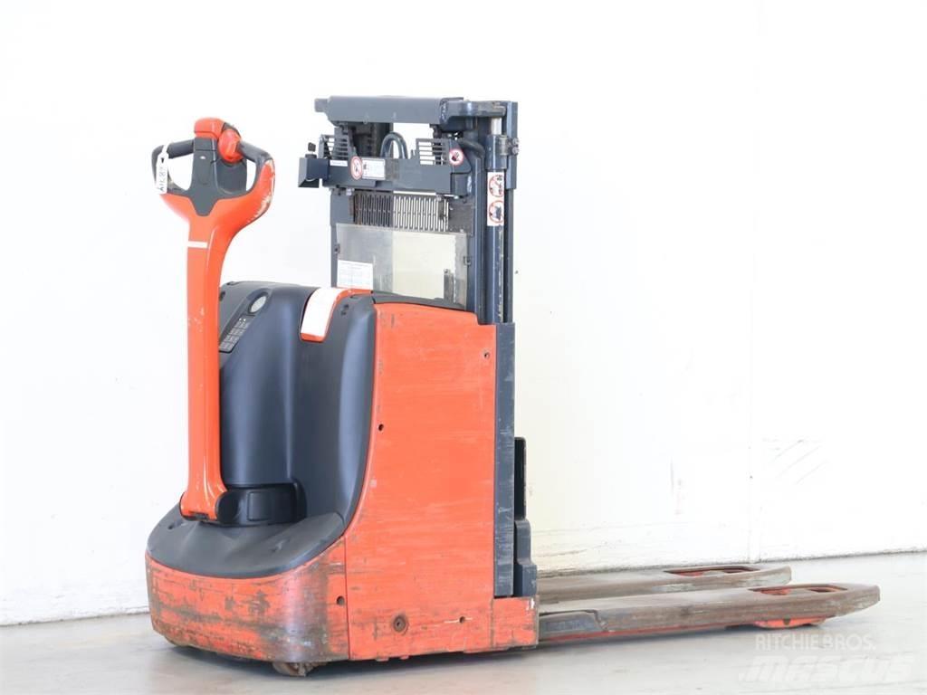 Linde D08/1160-00 Empilhador para operador externo