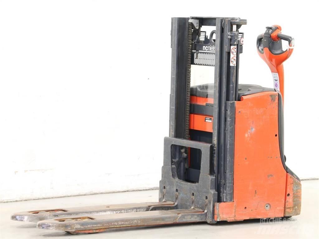 Linde D08/1160-00 Empilhador para operador externo