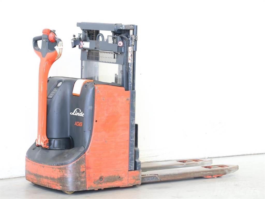 Linde D08/1160-00 Empilhador para operador externo