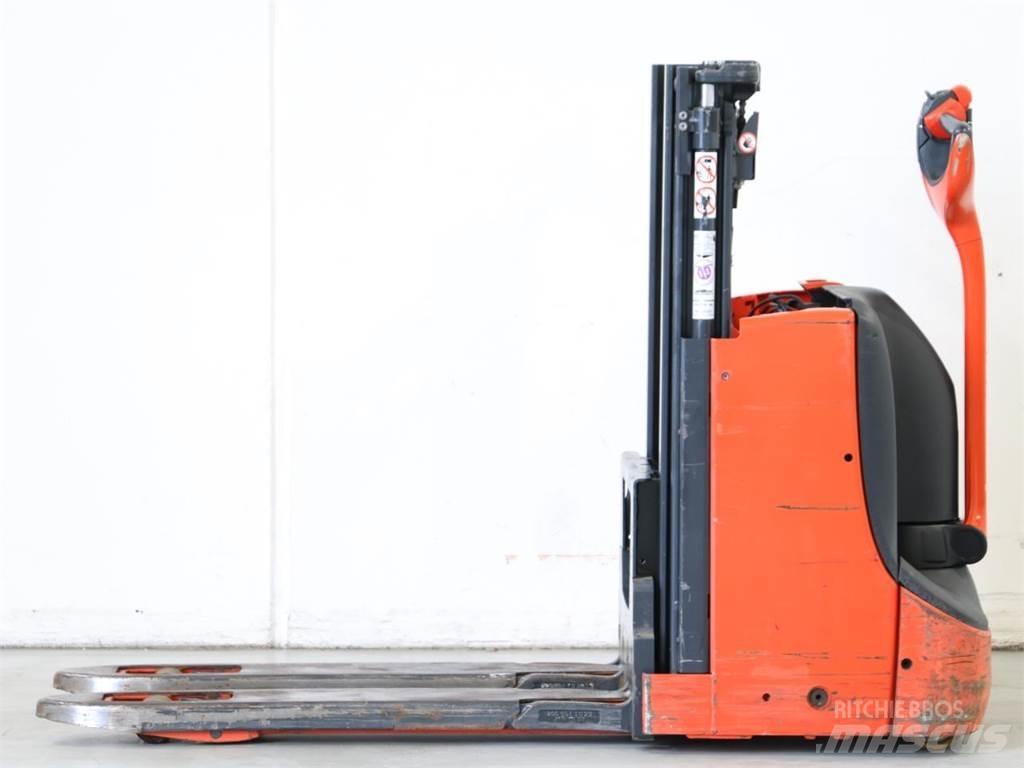 Linde D08/1160-01 Empilhador para operador externo