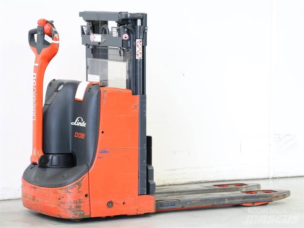 Linde D08/1160-01 Empilhador para operador externo