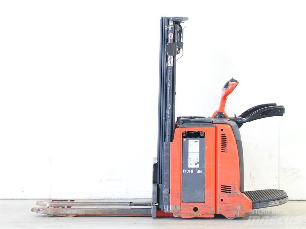 Linde D12AP/133 Empilhador para operador externo