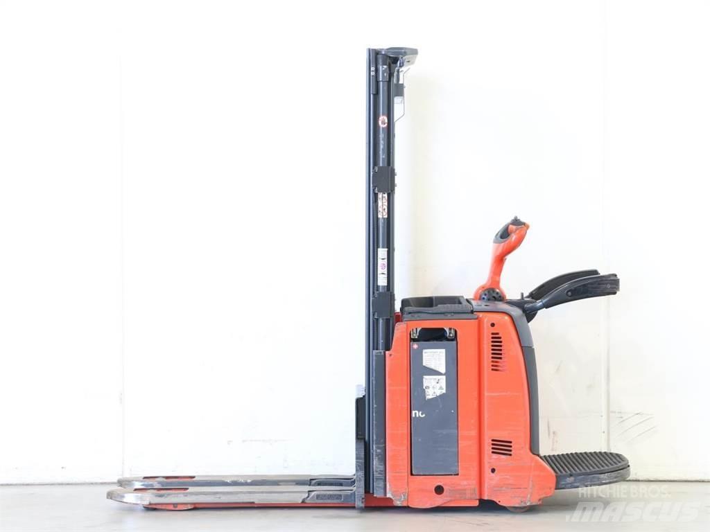 Linde D12AP/133-01 Empilhador para operador externo