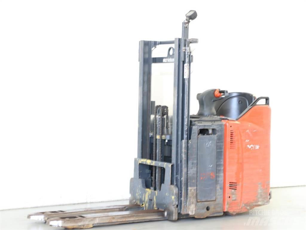 Linde D12SP/133 Empilhador para operador externo