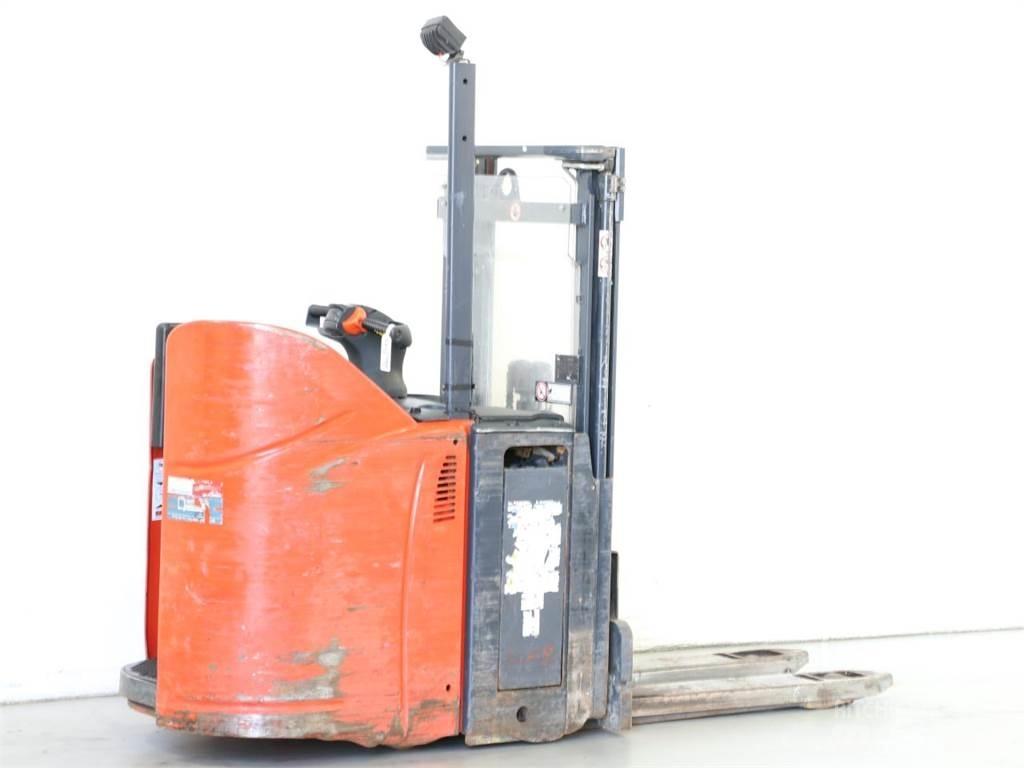 Linde D12SP/133 Empilhador para operador externo