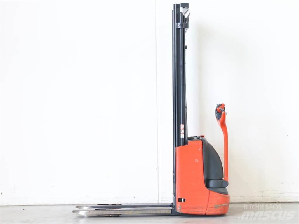 Linde L12/1172-01 Empilhador para operador externo