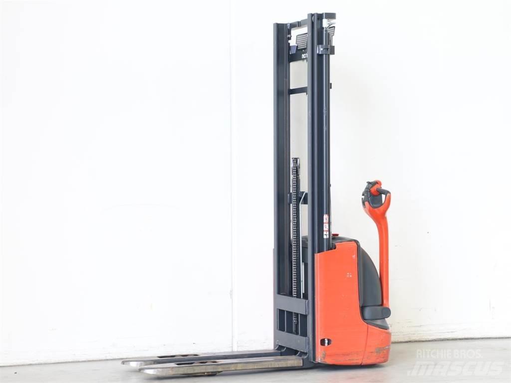 Linde L12/1172-01 Empilhador para operador externo
