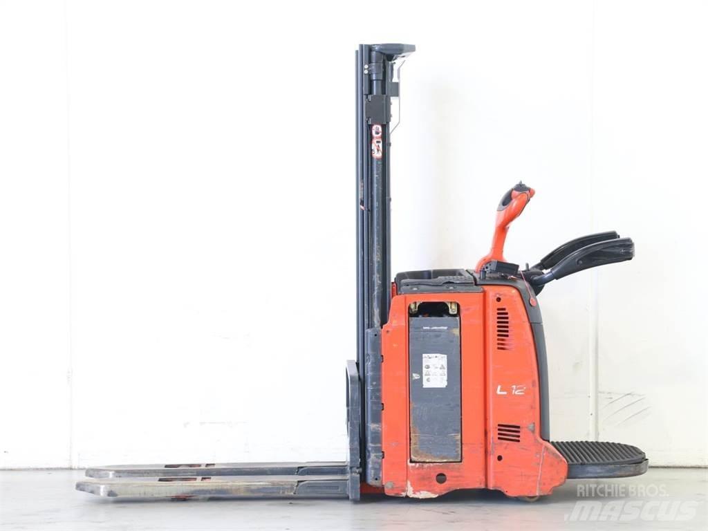 Linde L12AP/133 Empilhador para operador externo