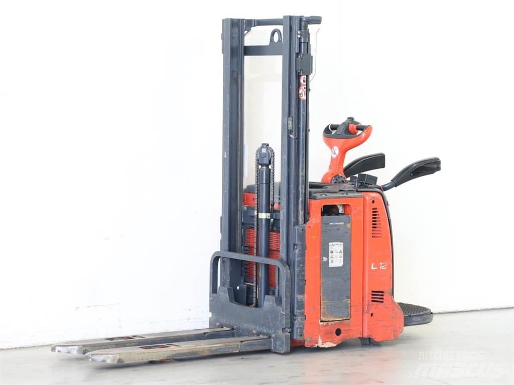 Linde L12AP/133 Empilhador para operador externo