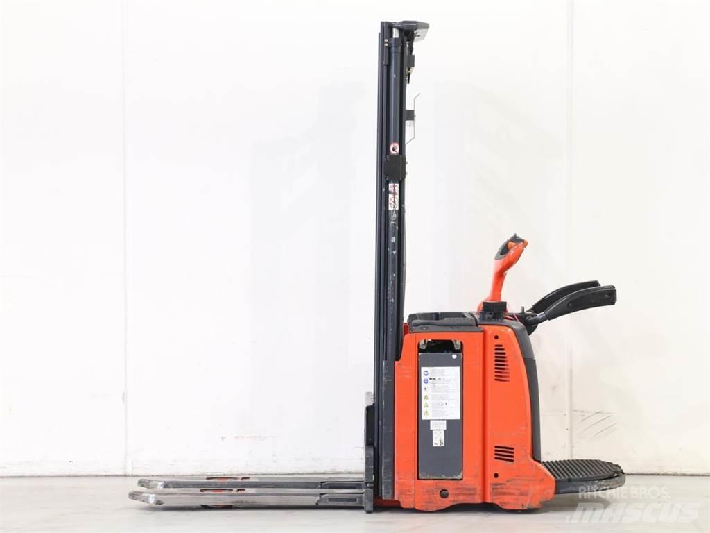 Linde L12AP/133-00 Empilhador para operador externo