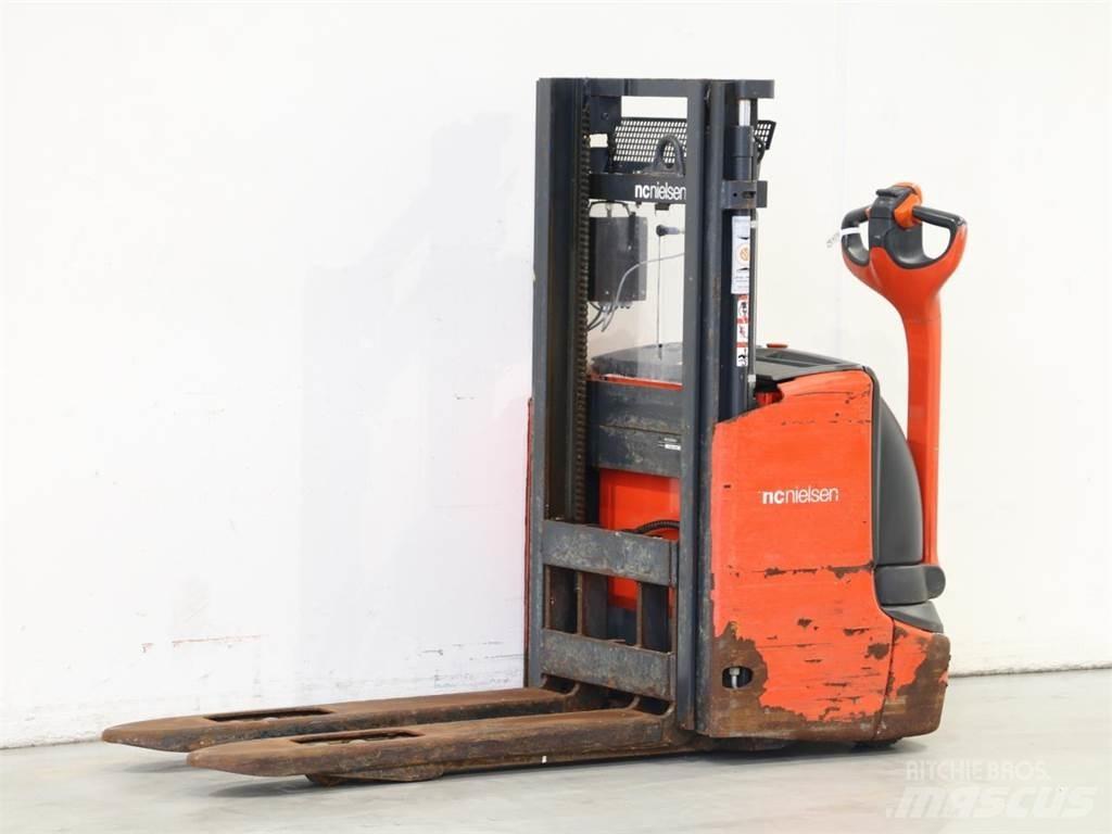 Linde L12I/1172 Empilhador para operador externo