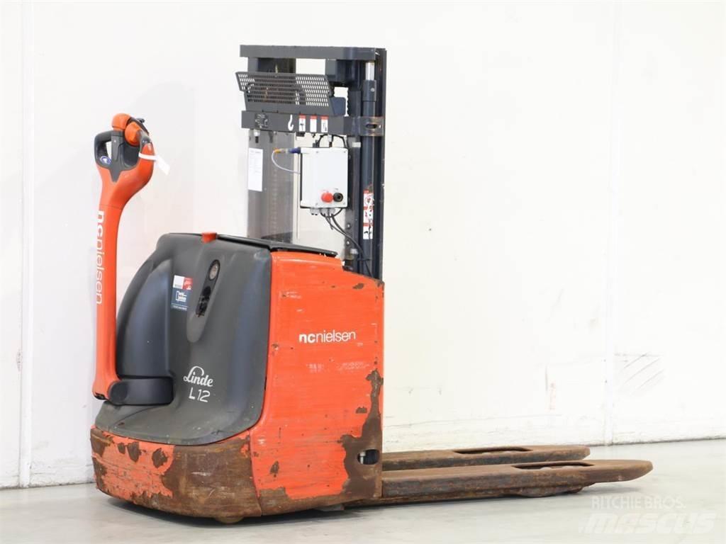 Linde L12I/1172 Empilhador para operador externo