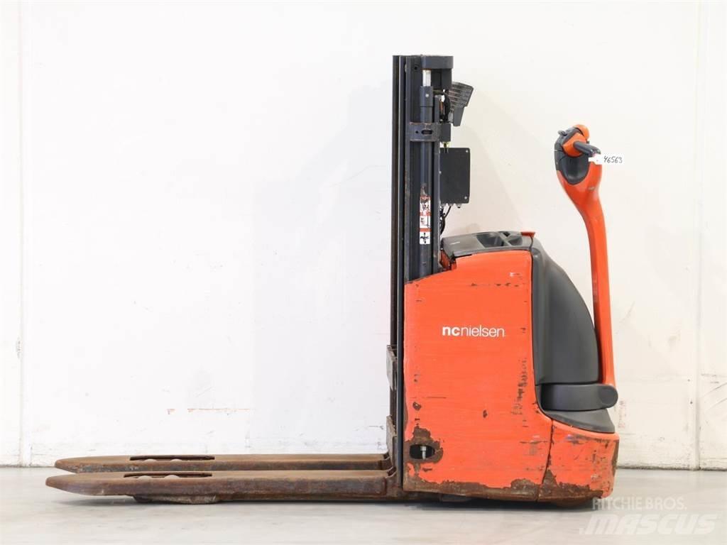 Linde L12I/1172 Empilhador para operador externo