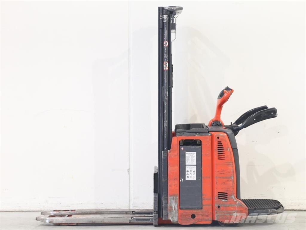 Linde L12LAP/133 Empilhador para operador externo