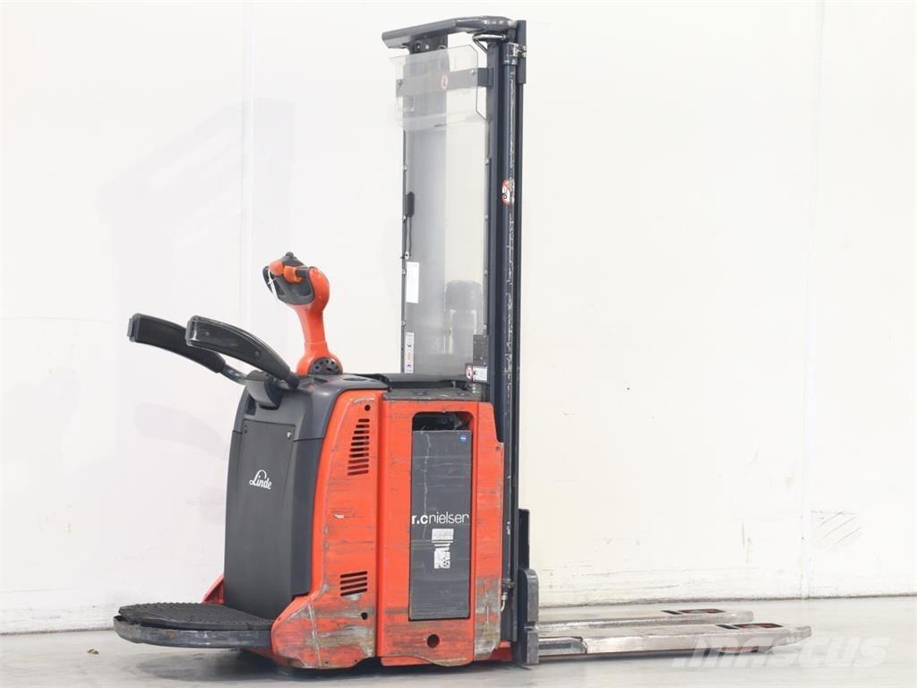 Linde L12LAP/133 Empilhador para operador externo