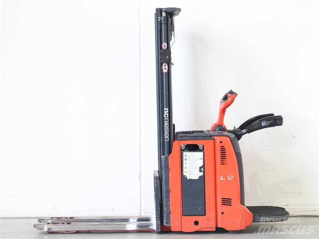 Linde L12LAP/133 Empilhador para operador externo