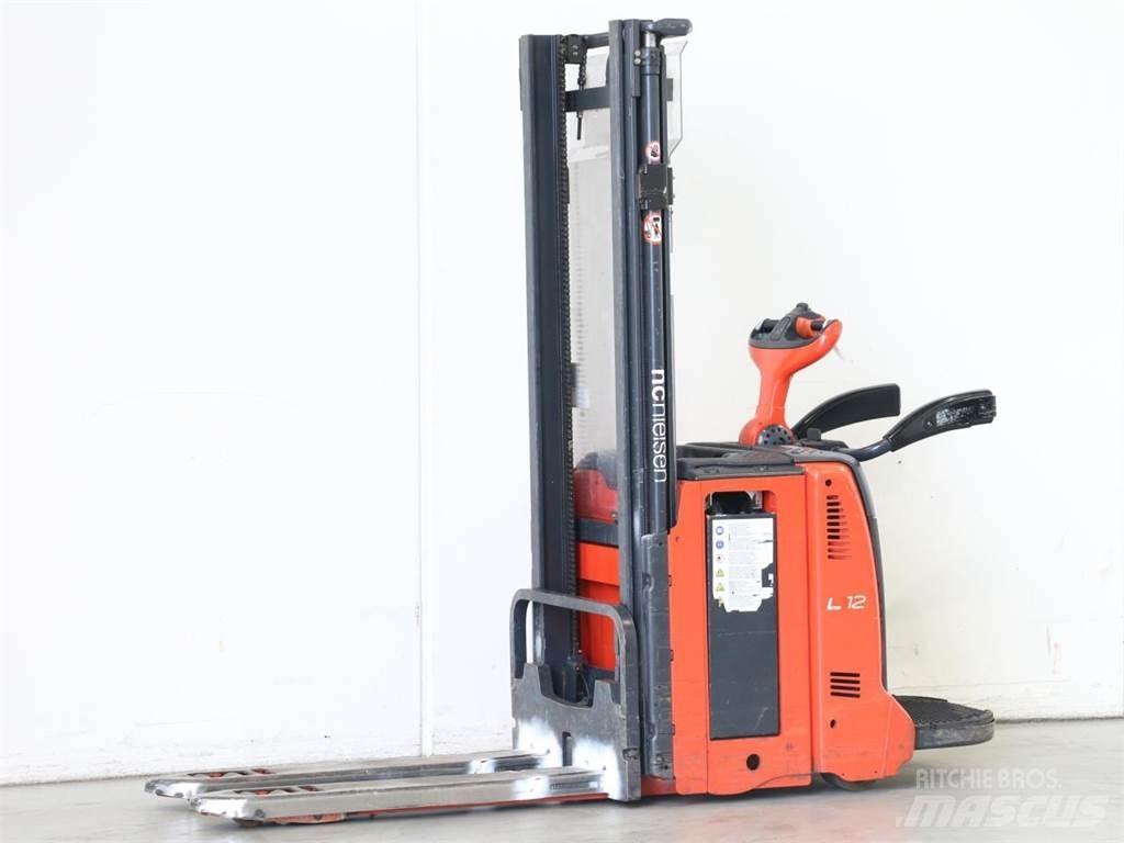 Linde L12LAP/133 Empilhador para operador externo