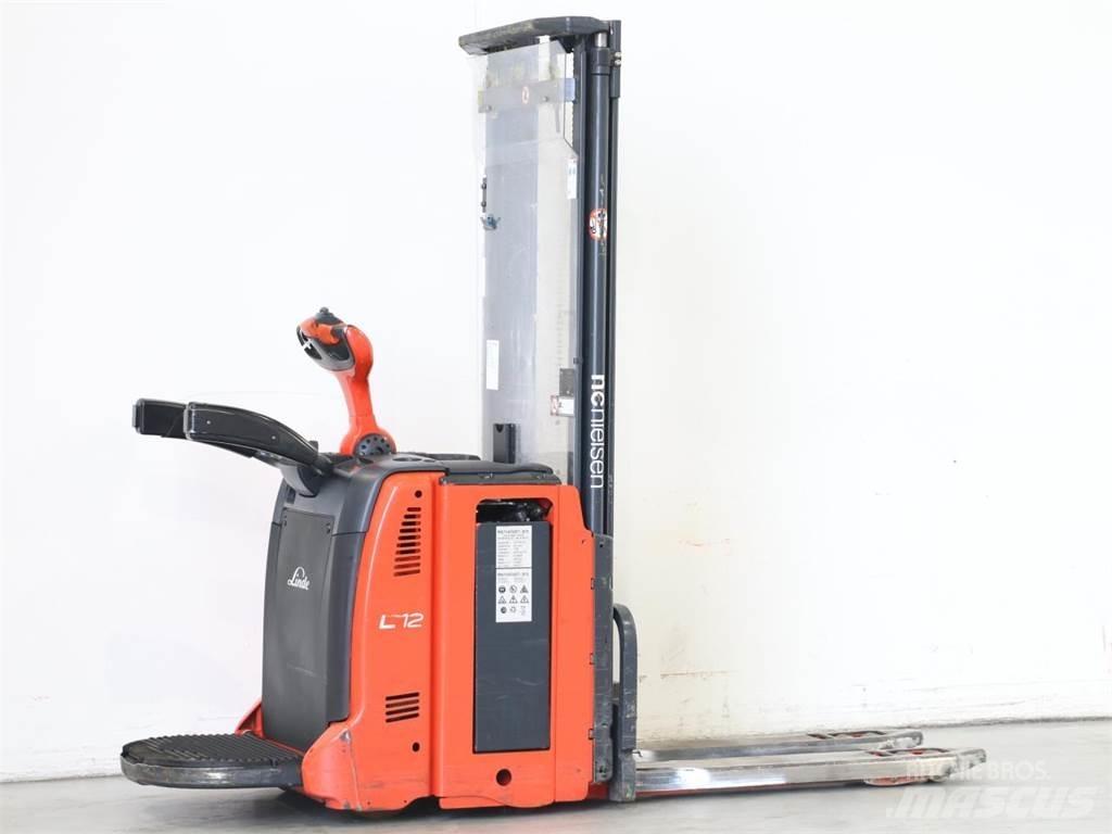 Linde L12LAP/133 Empilhador para operador externo