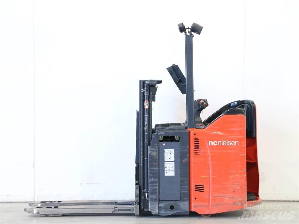 Linde L12LSP/133 Empilhador para operador externo