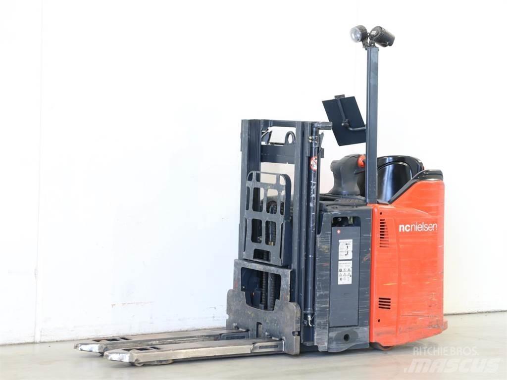 Linde L12LSP/133 Empilhador para operador externo
