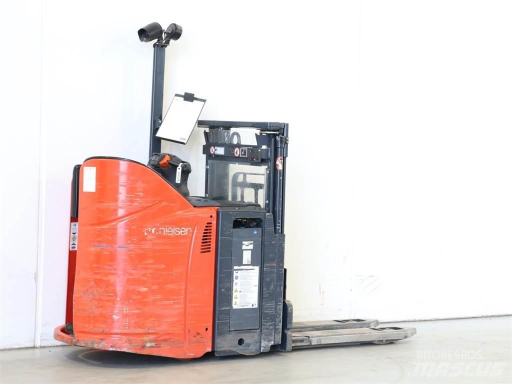 Linde L12LSP/133 Empilhador para operador externo