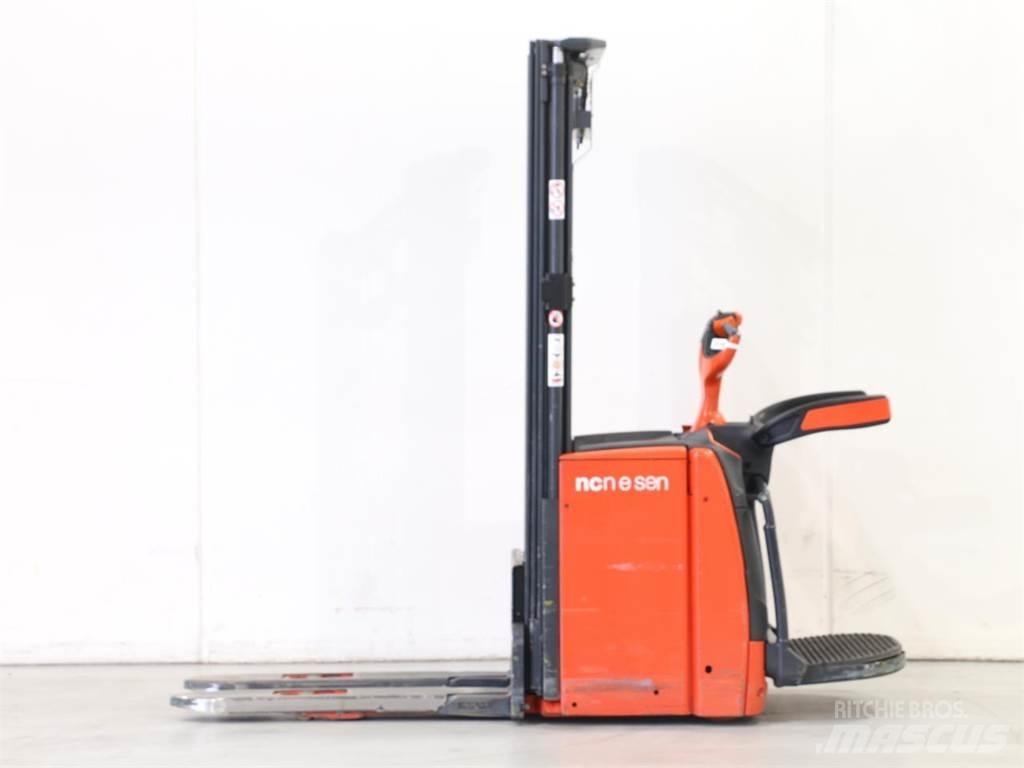 Linde L14AP/1173-00 Empilhador para operador externo