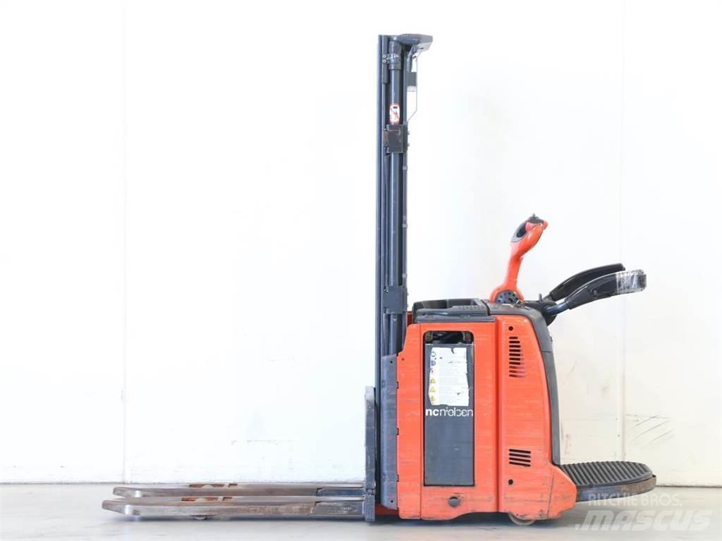 Linde L14AP/133 Empilhador para operador externo