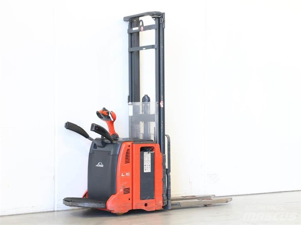 Linde L14AP/133 Empilhador para operador externo