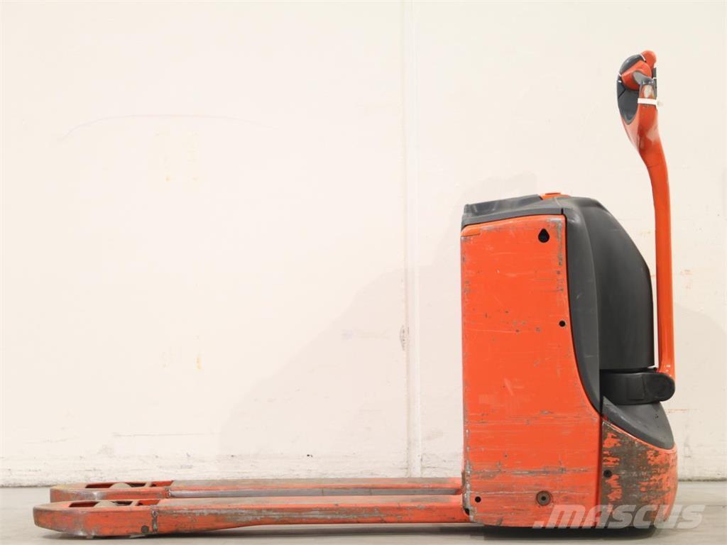 Linde T16/1152 Empilhador para operador externo