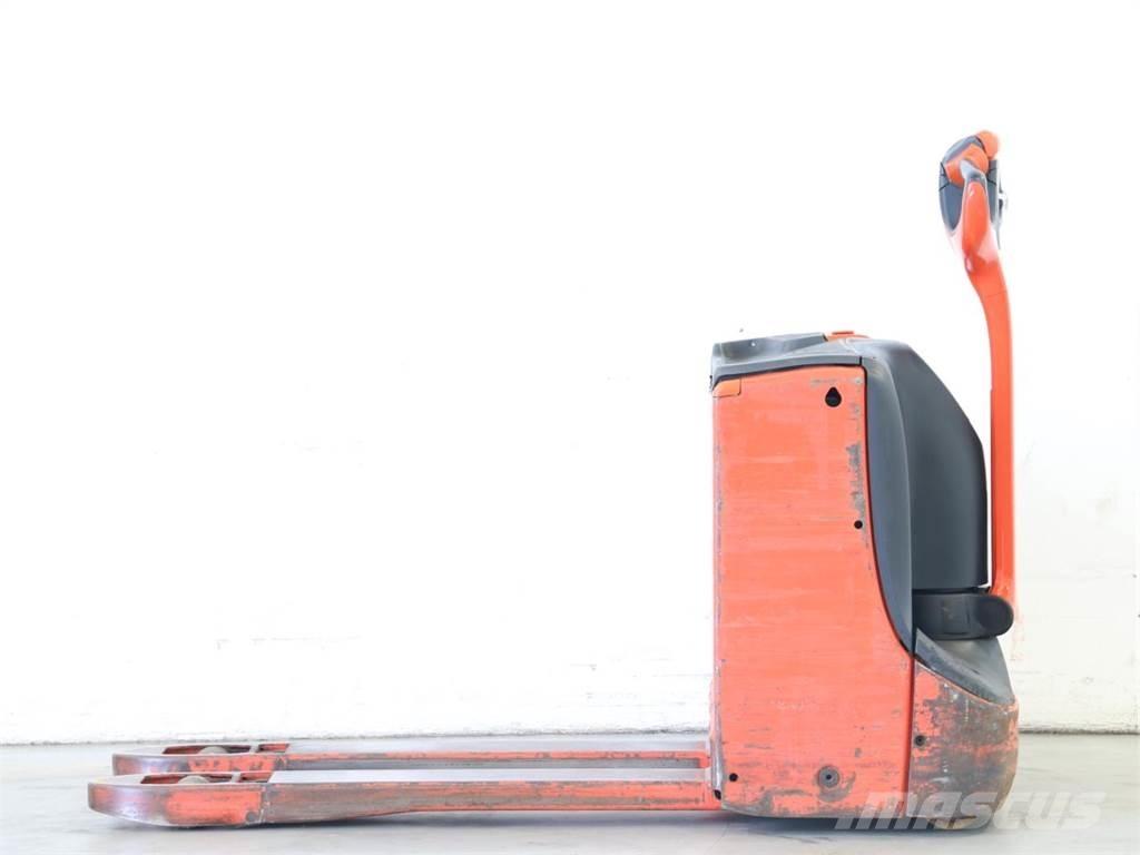 Linde T16/1152-00 Empilhador para operador externo
