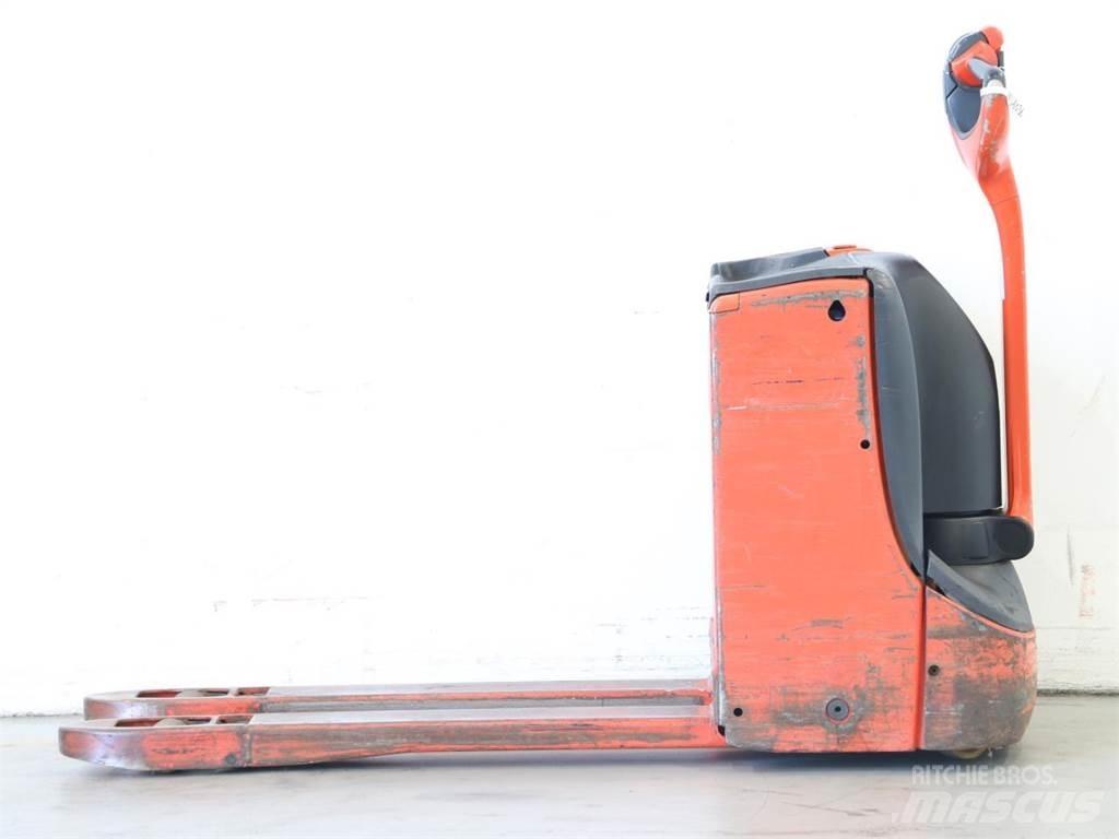 Linde T16/1152-00 Empilhador para operador externo