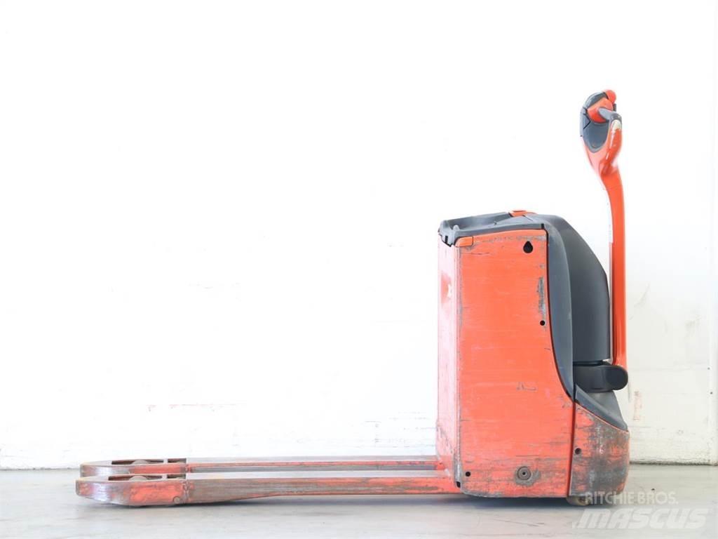 Linde T16/1152-00 Empilhador para operador externo