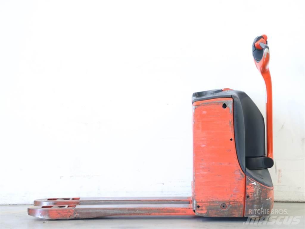 Linde T16/1152-00 Empilhador para operador externo