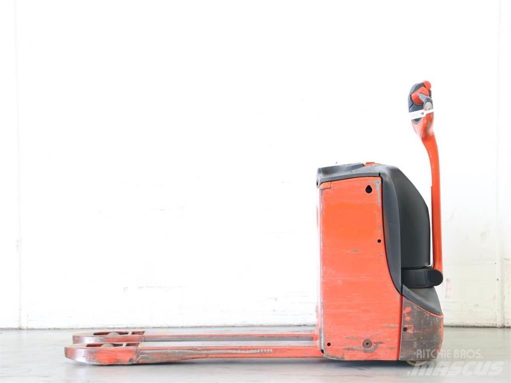 Linde T16/1152-00 Empilhador para operador externo