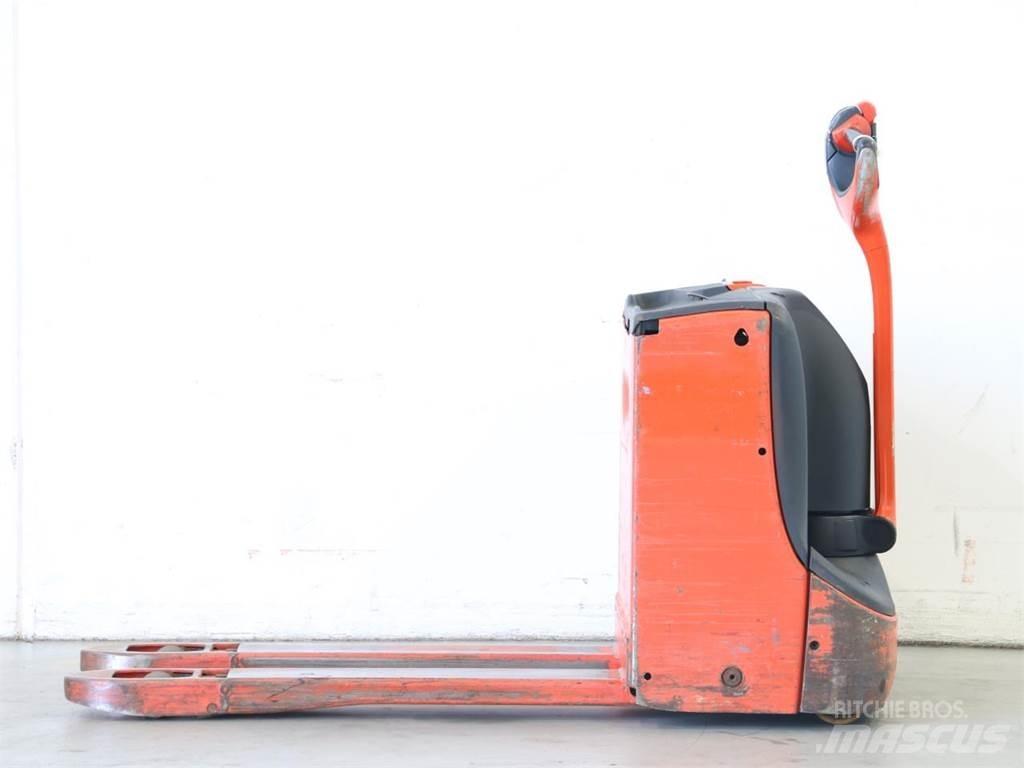 Linde T16/1152-00 Empilhador para operador externo