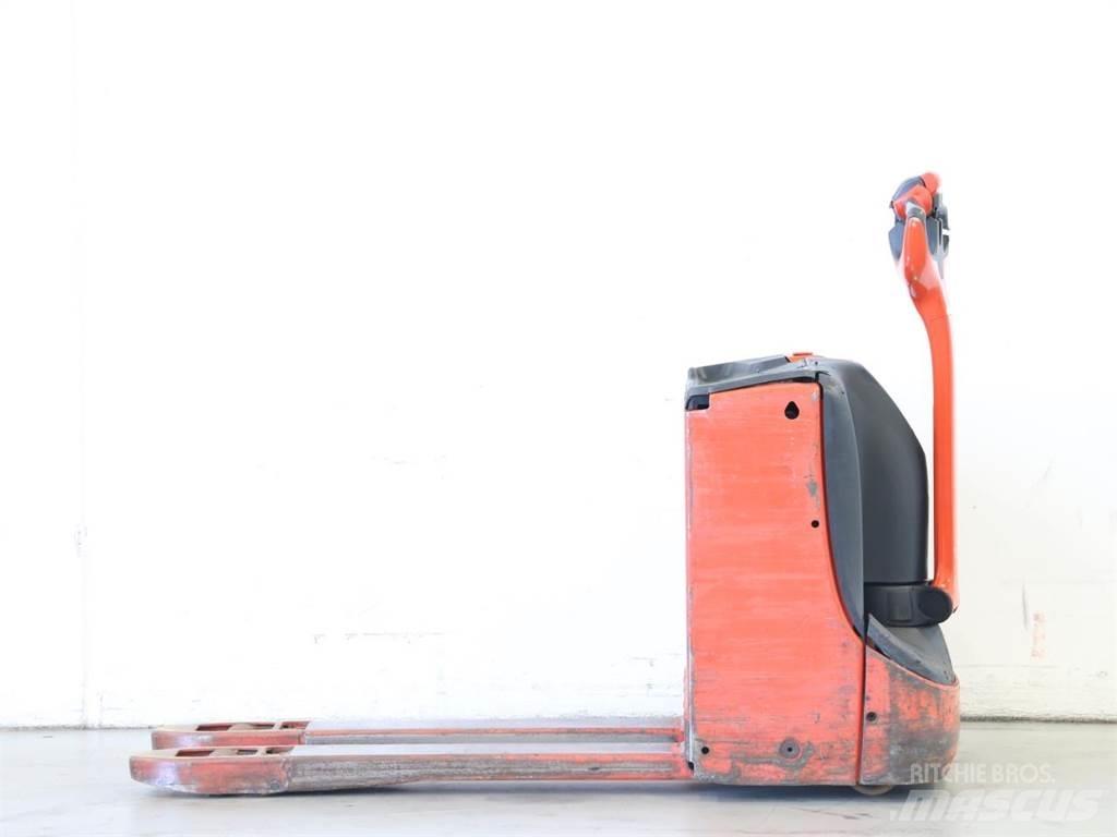 Linde T16/1152-00 Empilhador para operador externo