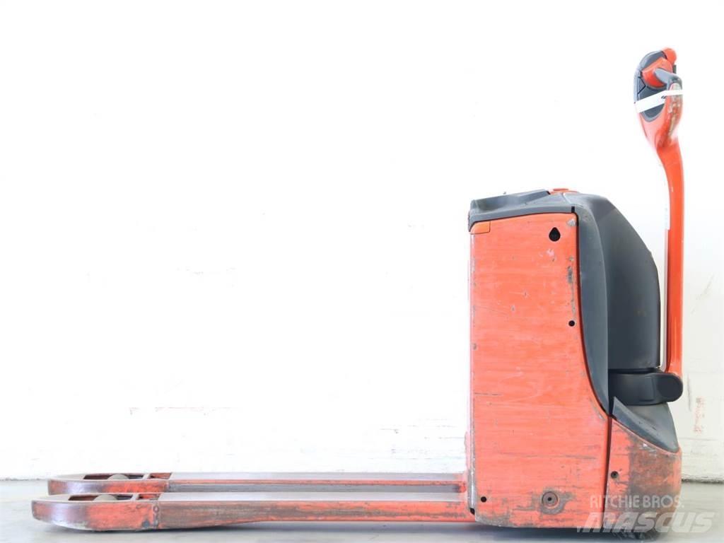 Linde T16/1152-00 Empilhador para operador externo