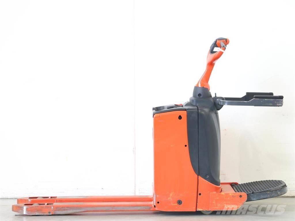 Linde T16P/1151 Empilhador para operador externo