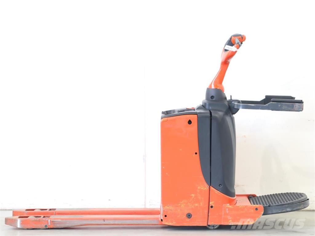 Linde T16P/1151 Empilhador para operador externo