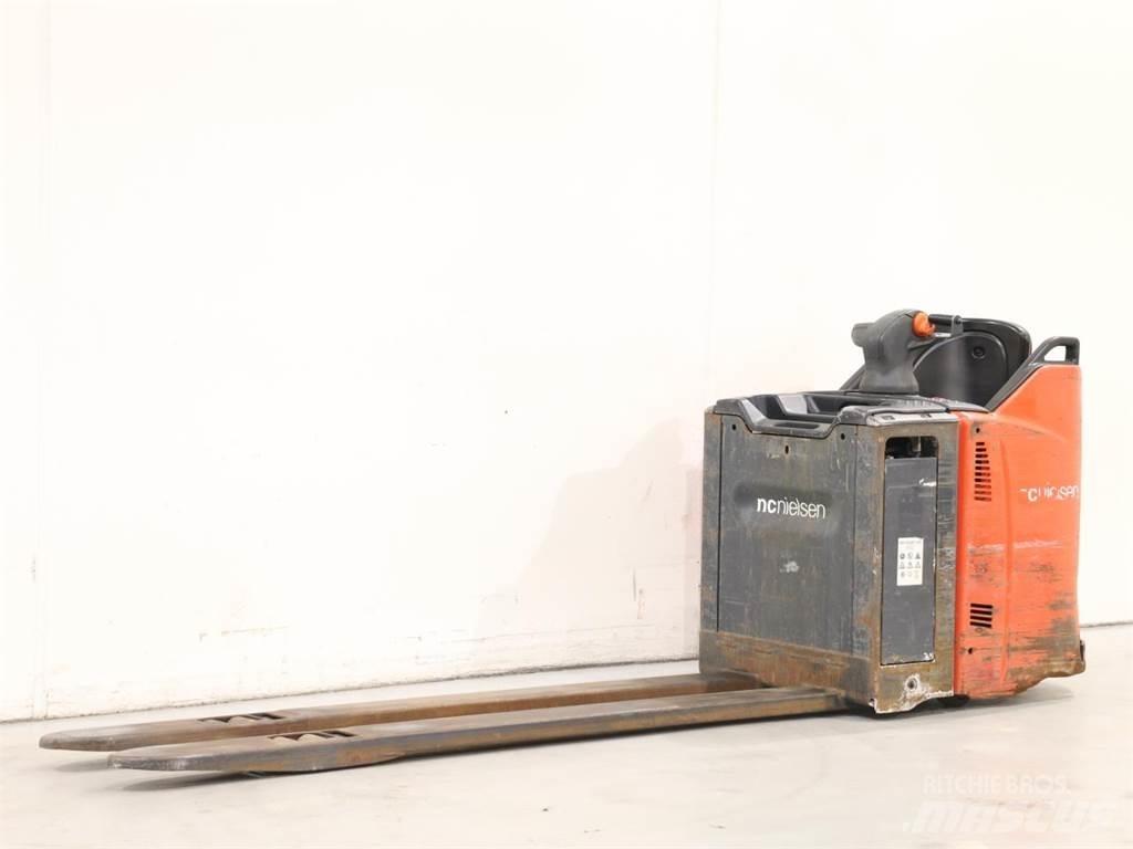 Linde T20SP/131 Empilhador para operador externo